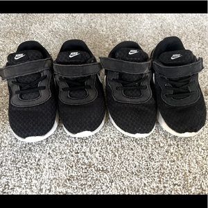 TWIN 2 pair black Nike toddler shoes 8c